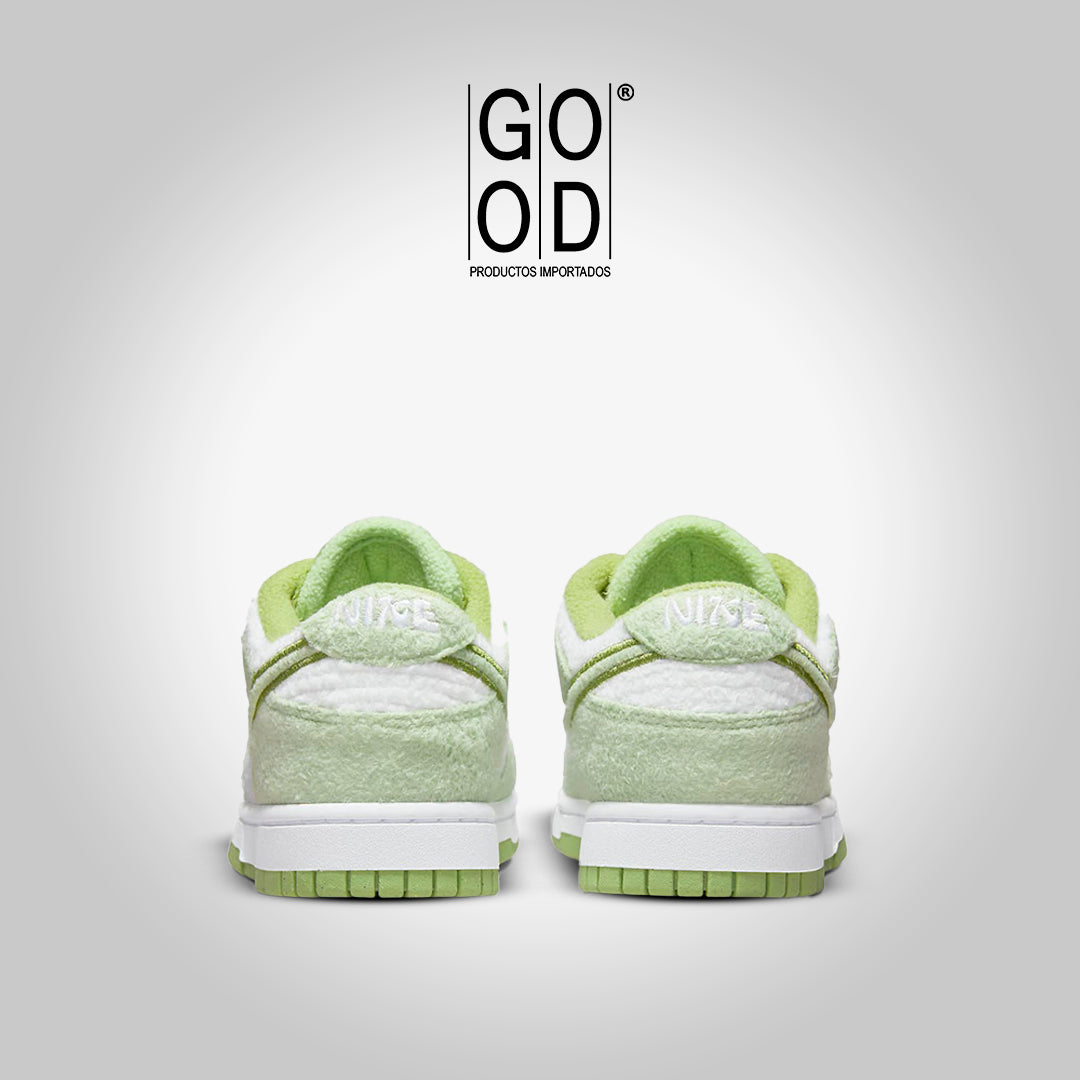 Nike SB Dunk Low "Fleece Honeydew"