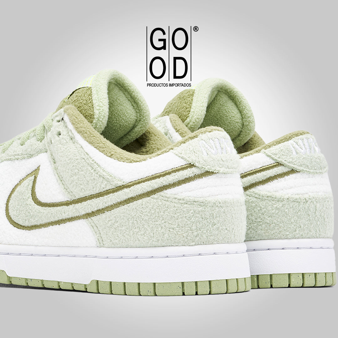 Nike SB Dunk Low "Fleece Honeydew"