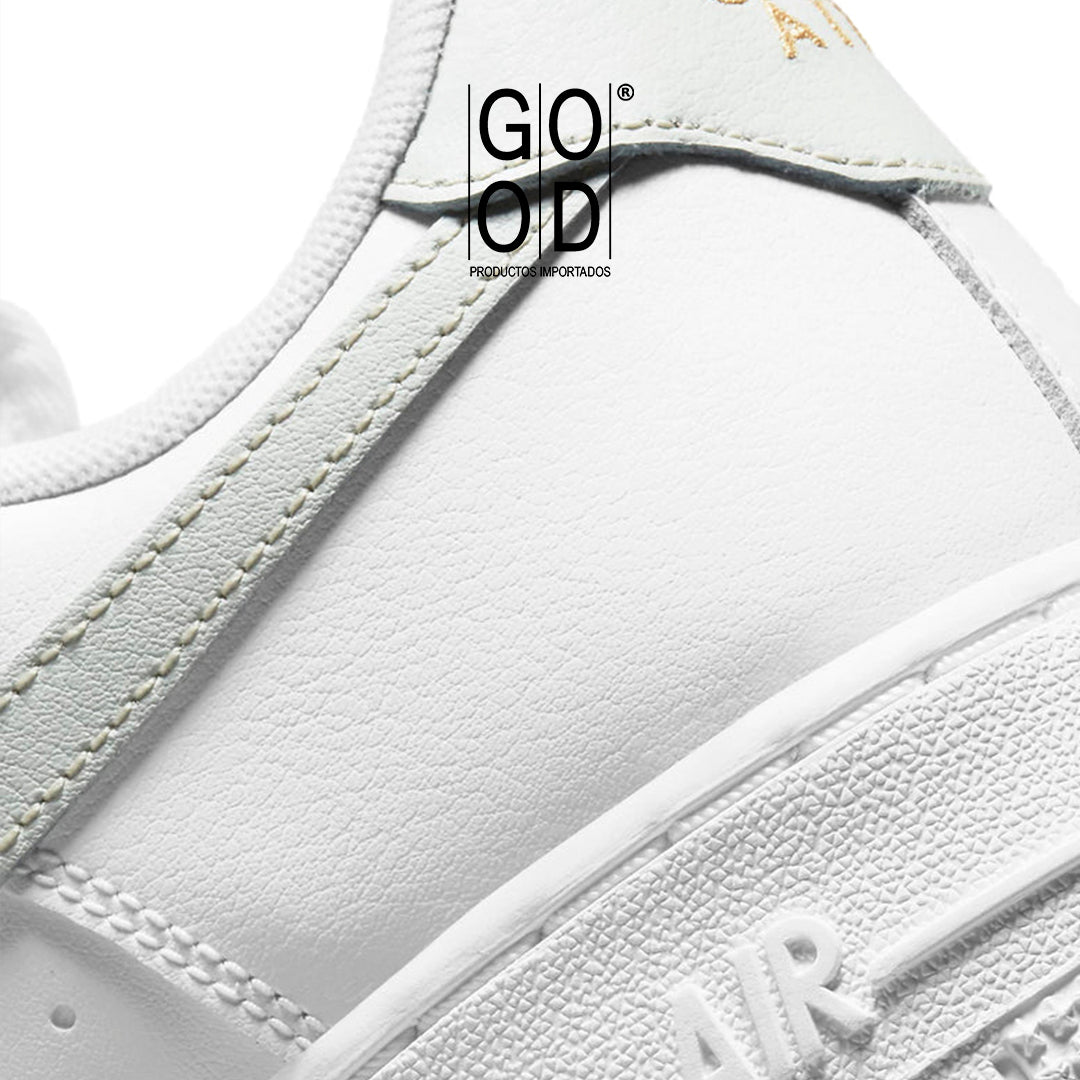 Nike Air Force One "Essential"