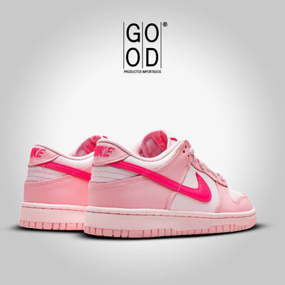 Nike SB Dunk Low "Triple Pink"