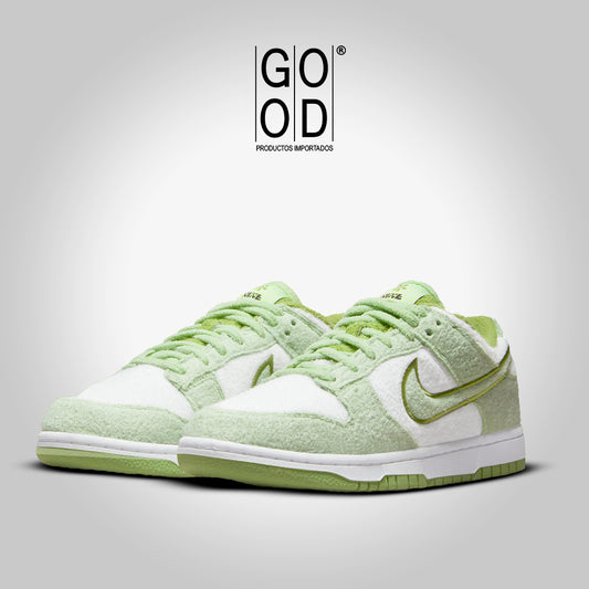 Nike SB Dunk Low "Fleece Honeydew"