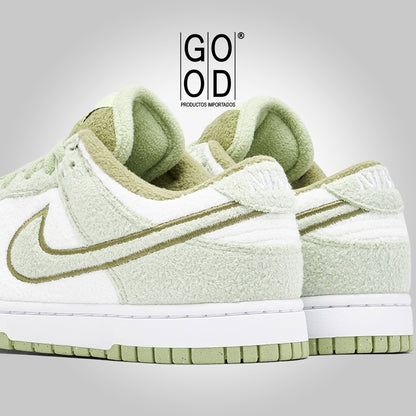 Nike SB Dunk Low "Fleece Honeydew"