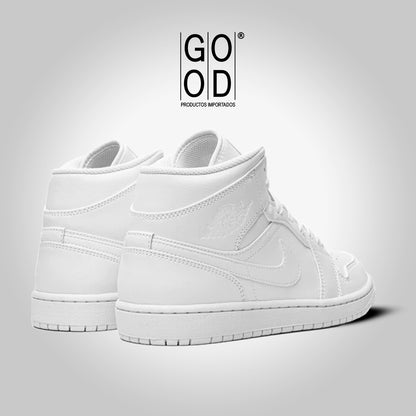 Nike Air Jordan 1 High "Triple White"
